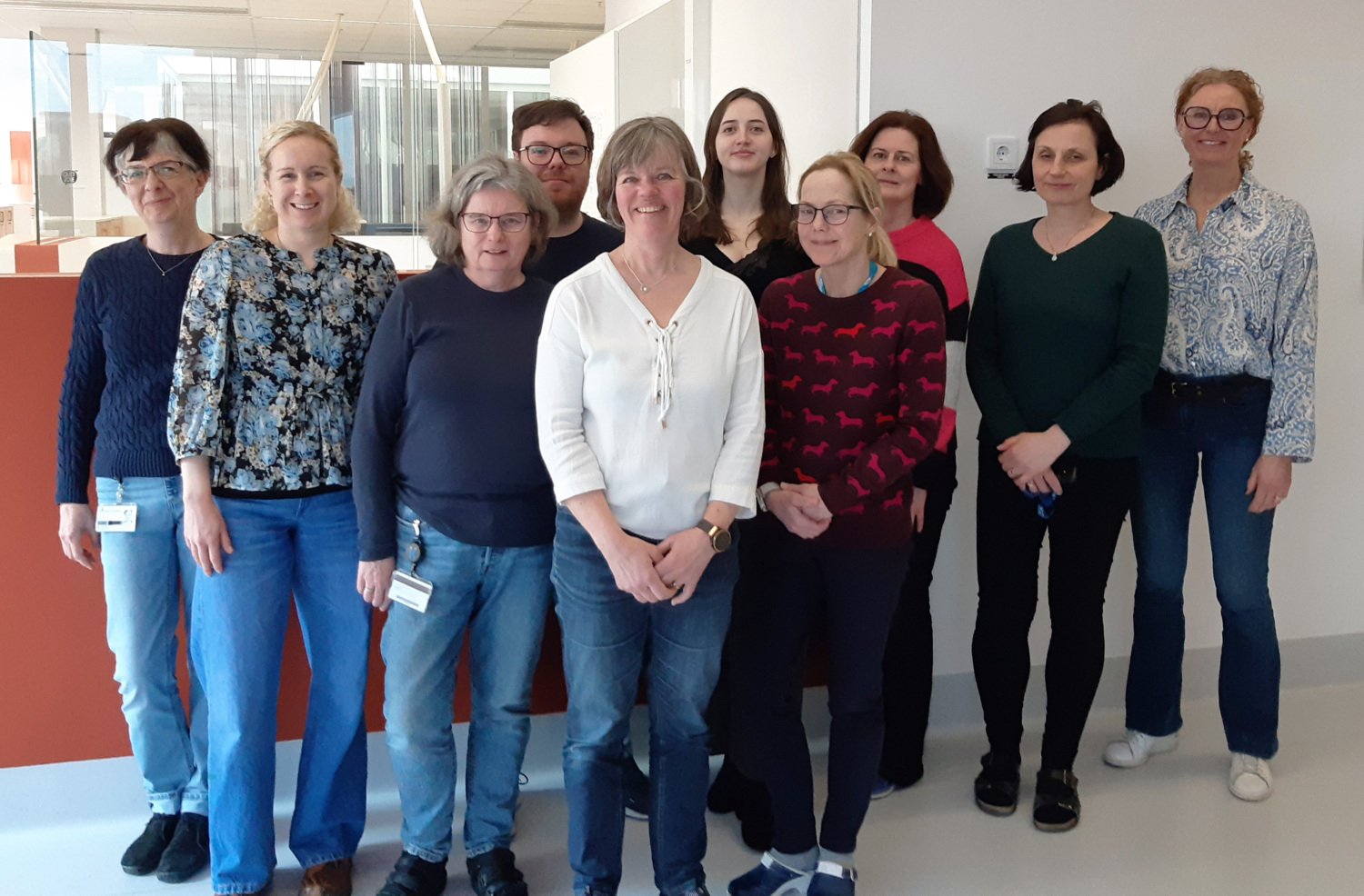 Tio personer som är medlemmar i arbetsmiljögruppen vid institutionen för onkologi-patologi