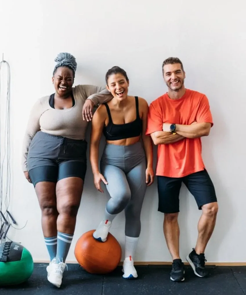 Färgklädd träningsgrupp