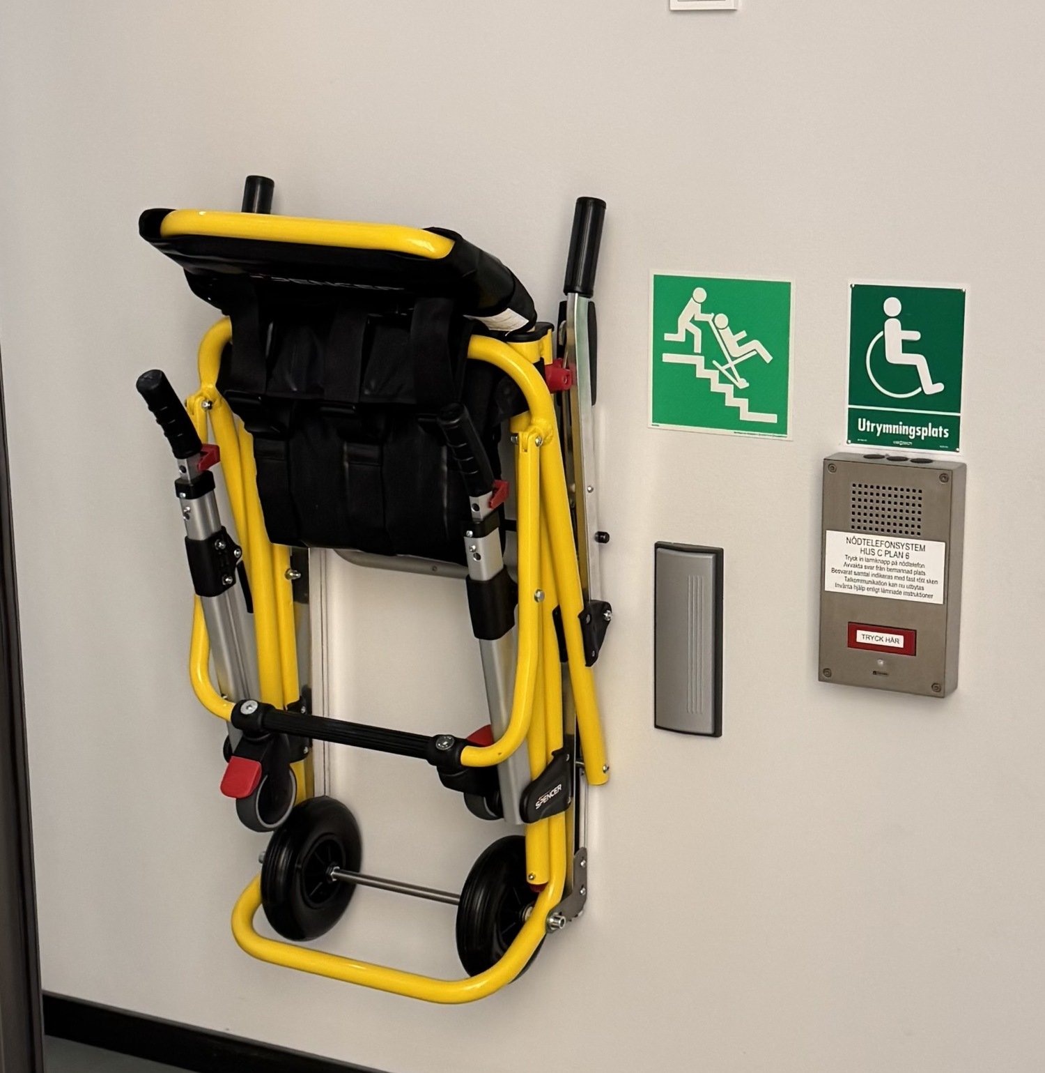 bärstol för att evakuera personer som ej kan använda trappor själv