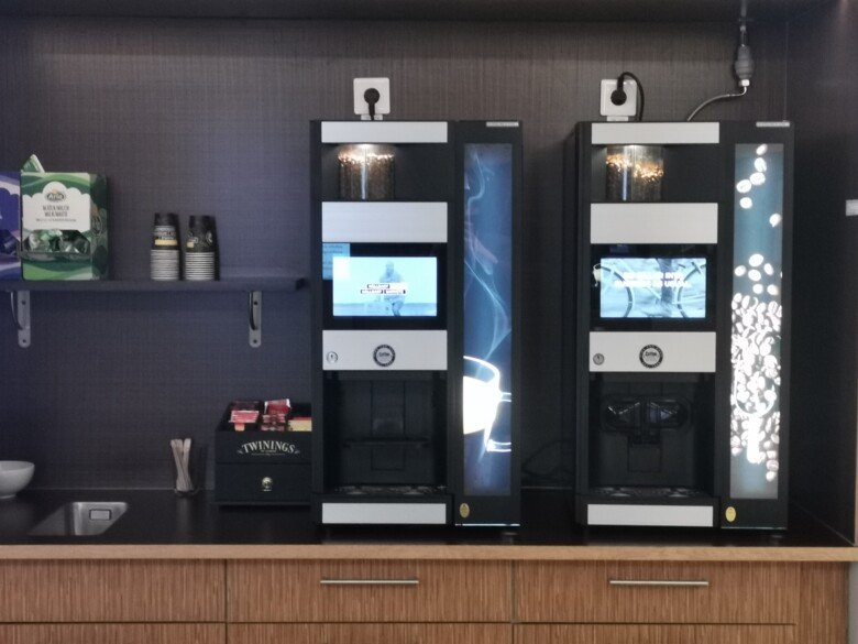 Foto på två kaffemaskiner i ANA Futura.
